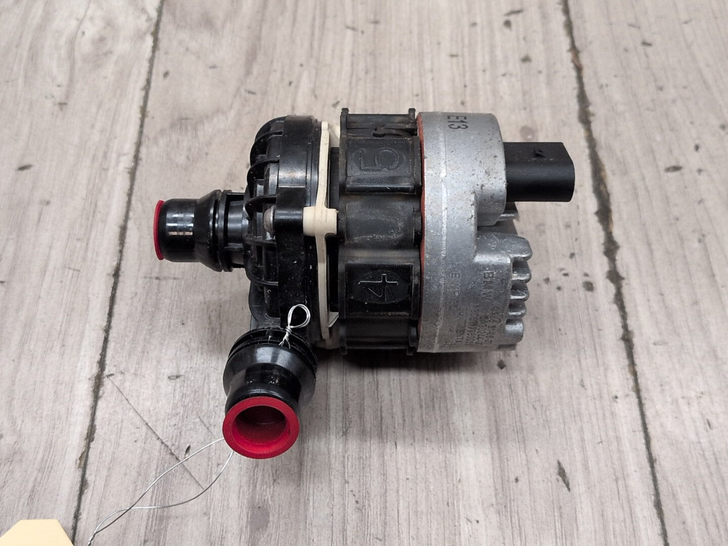 19-24 OEM BMW G05 G07 G20 G22 G26 G30 Engine B58 Auxiliary Coolant Water Pump