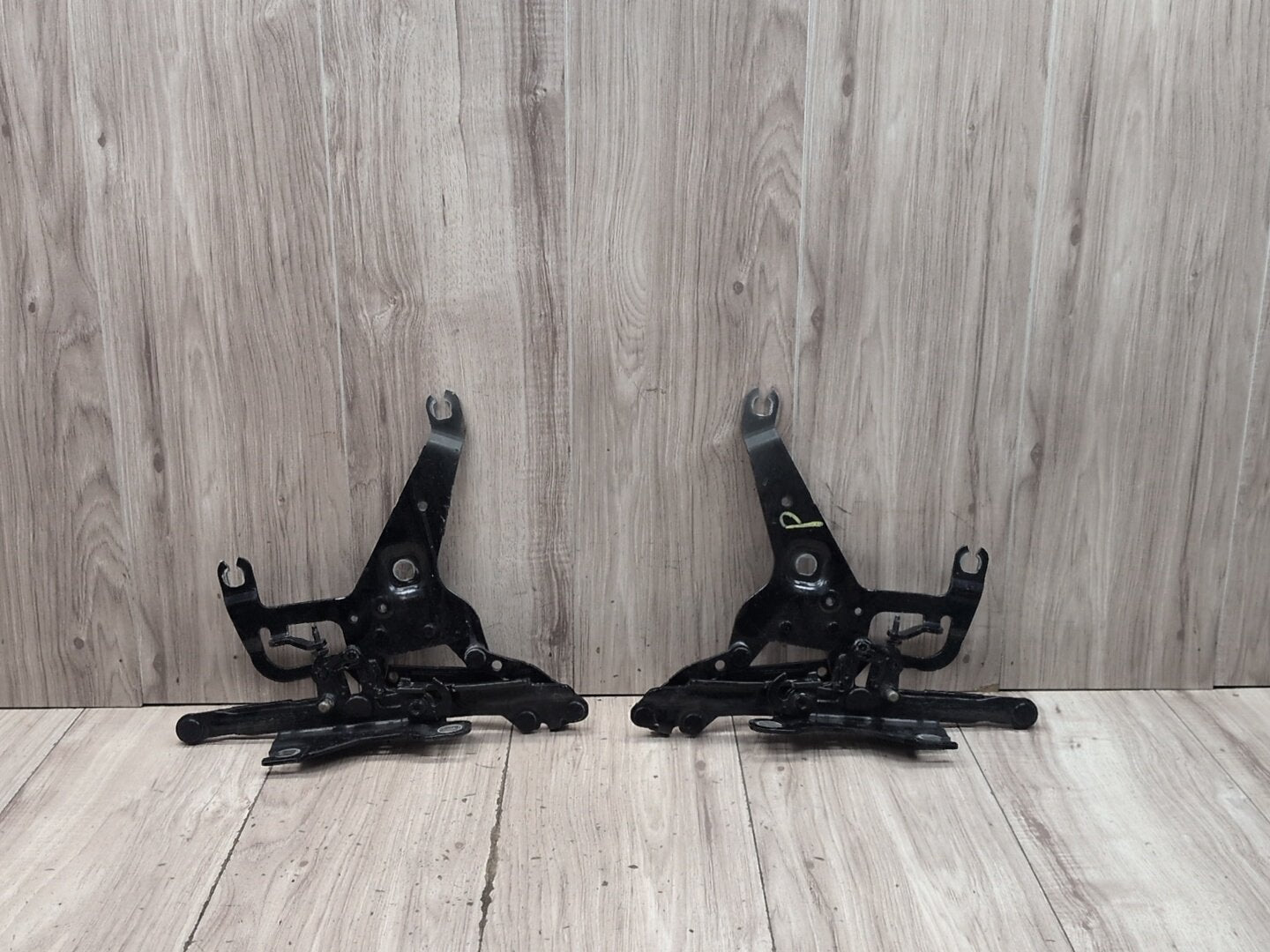 OEM BMW F15 F16 F85 X5 X6 Left Right Hood Hinge Support Bracket Brace SET