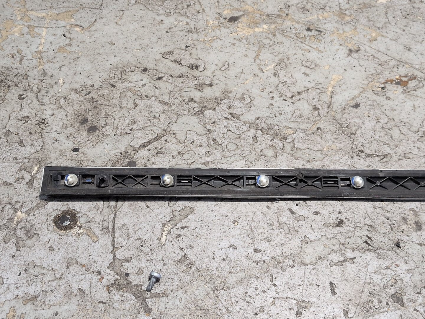 2018 - 2024 BMW X3 G01 Front Left Driver Exterior Door Trim Molding 7397867 B58B30M0