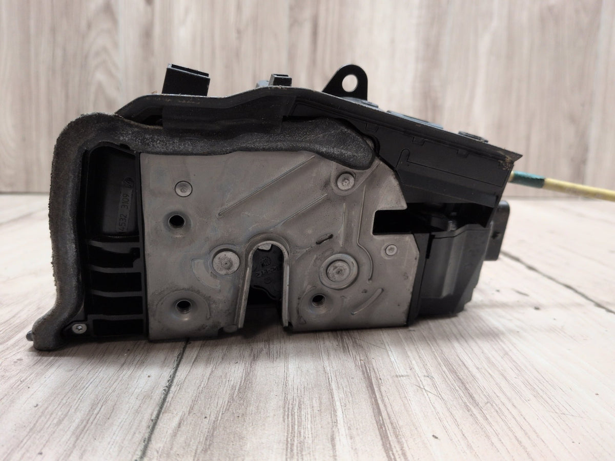 OEM BMW G05 G06 G07 G12 G16 G30 Rear RIGHT Door Soft Lock System Latch Actuator