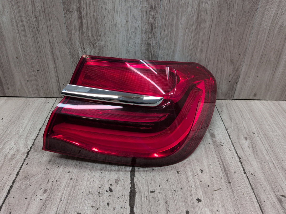 16-19 OEM BMW G11 G12 740 750 M760 B7 Rear Right Passenger Outer LED Tail Light