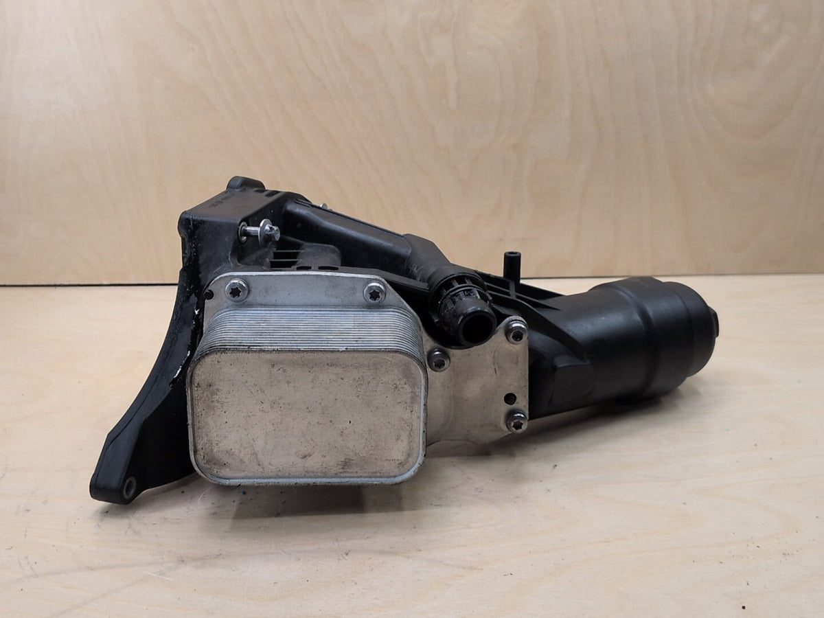 16-20 OEM BMW F22 F30 F32 F36 G01 G30 X3 330 430 Engine B46 Oil Filter Housing