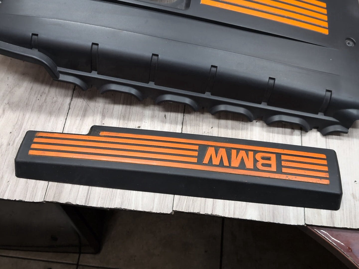 2006-2011 BMW E90 328i N52B30M1 Engine Cover 7575032