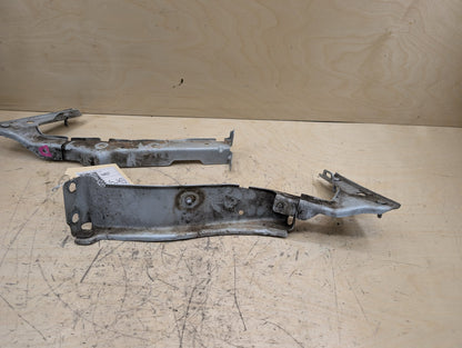 2011-2017 Audi 8T RS5 Front Left Right Fender Bracket Support Mount SET 8T0821136D