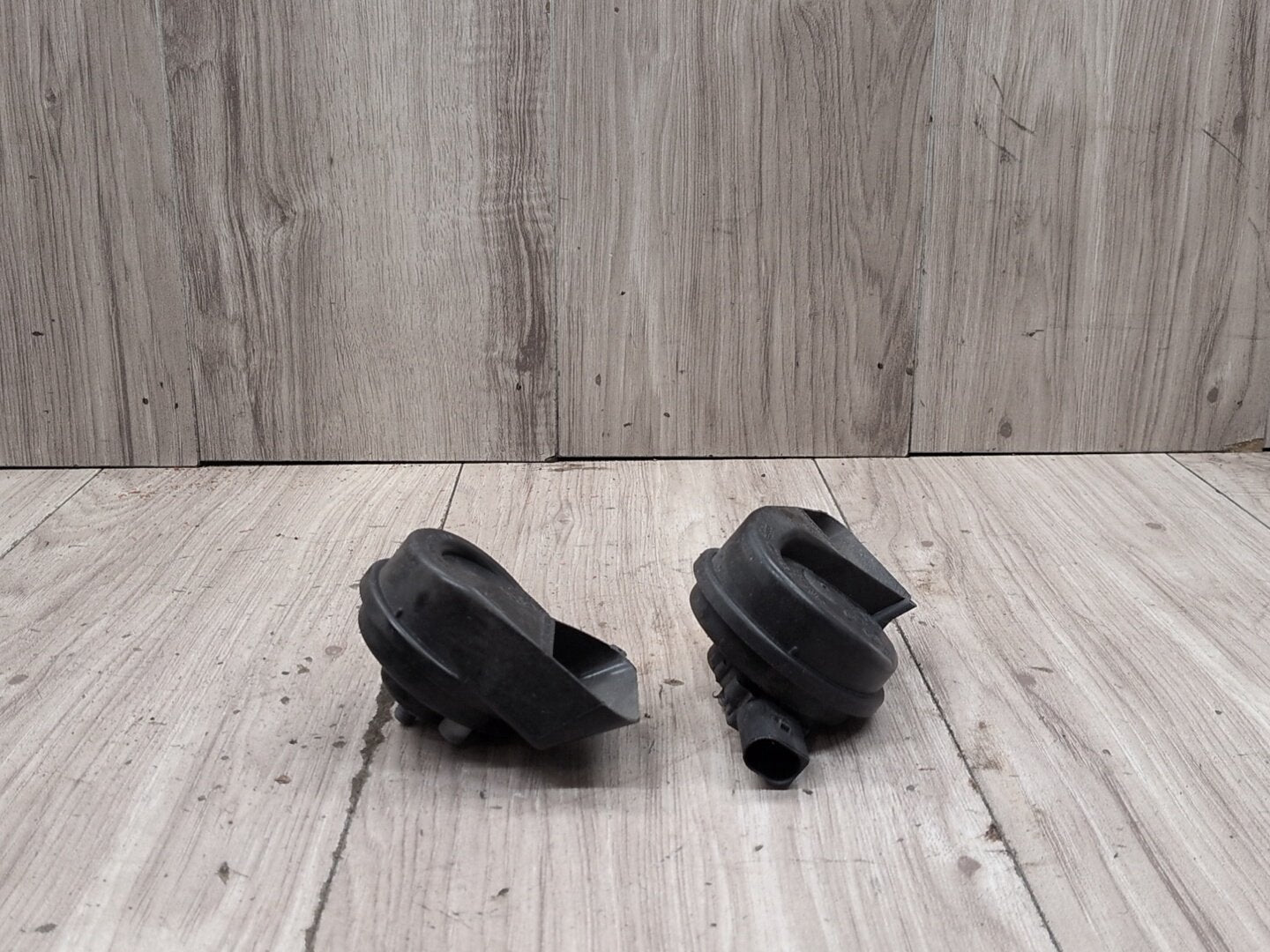 2010-2016 Audi S4 B8 Alarm Horns SET 8T0951223 OEM
