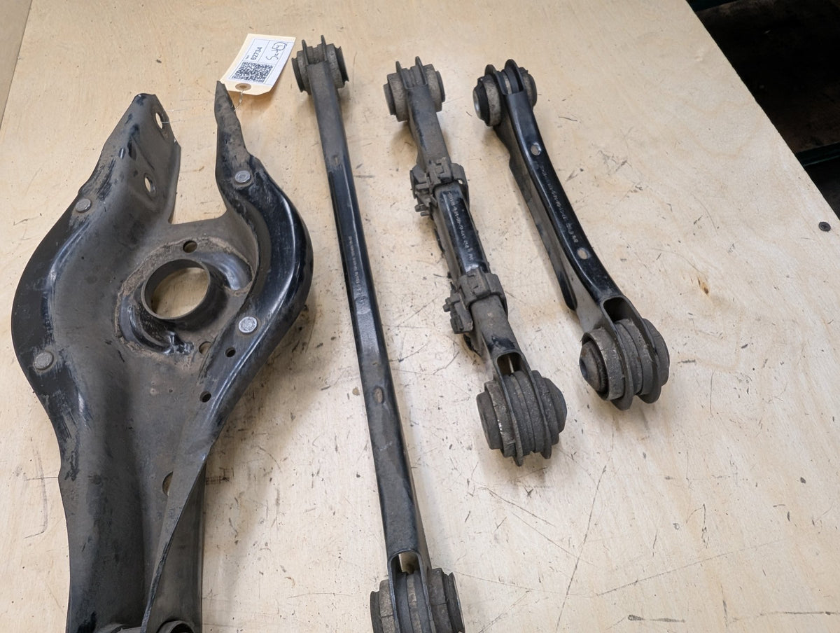 2012-2018 BMW 328i F30 Rear Left Driver Control Arms SET 6792540