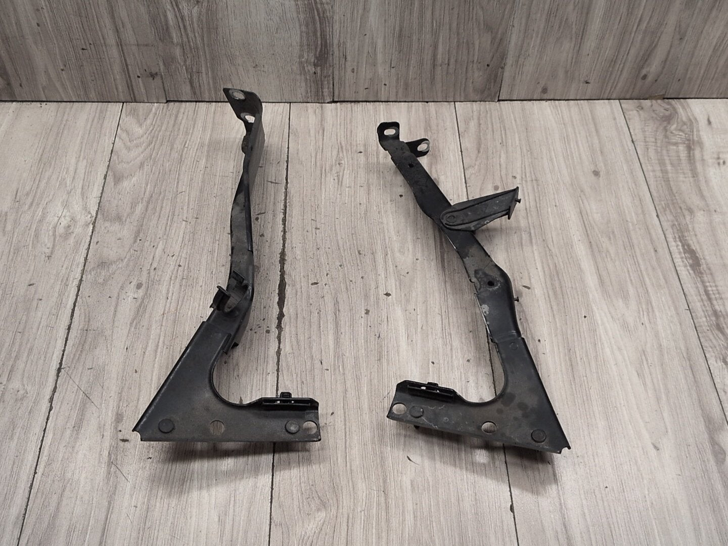 2008-2017 Audi S5 8T Front Left Right Fender Brackets SET 8T0821135C