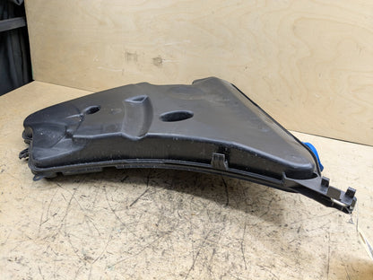 OEM BMW G12 G30 540 M550 750 M760 Windshield Wiper Washer Reservoir Tank Pump