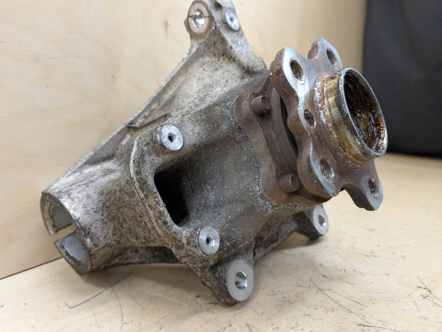 2018-2024 BMW X3 G01 Front Right Passenger Spindle Knuckle w/ Bearing 6882596