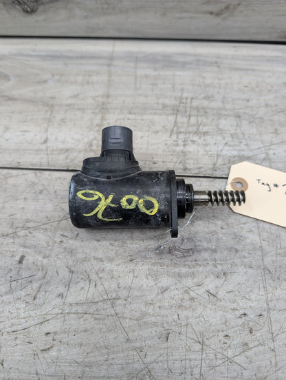 2016 - 2019 BMW G12 750I N63 4.4L CAMSHAFT VARIABLE TIMING SOLENOID OEM 7631574