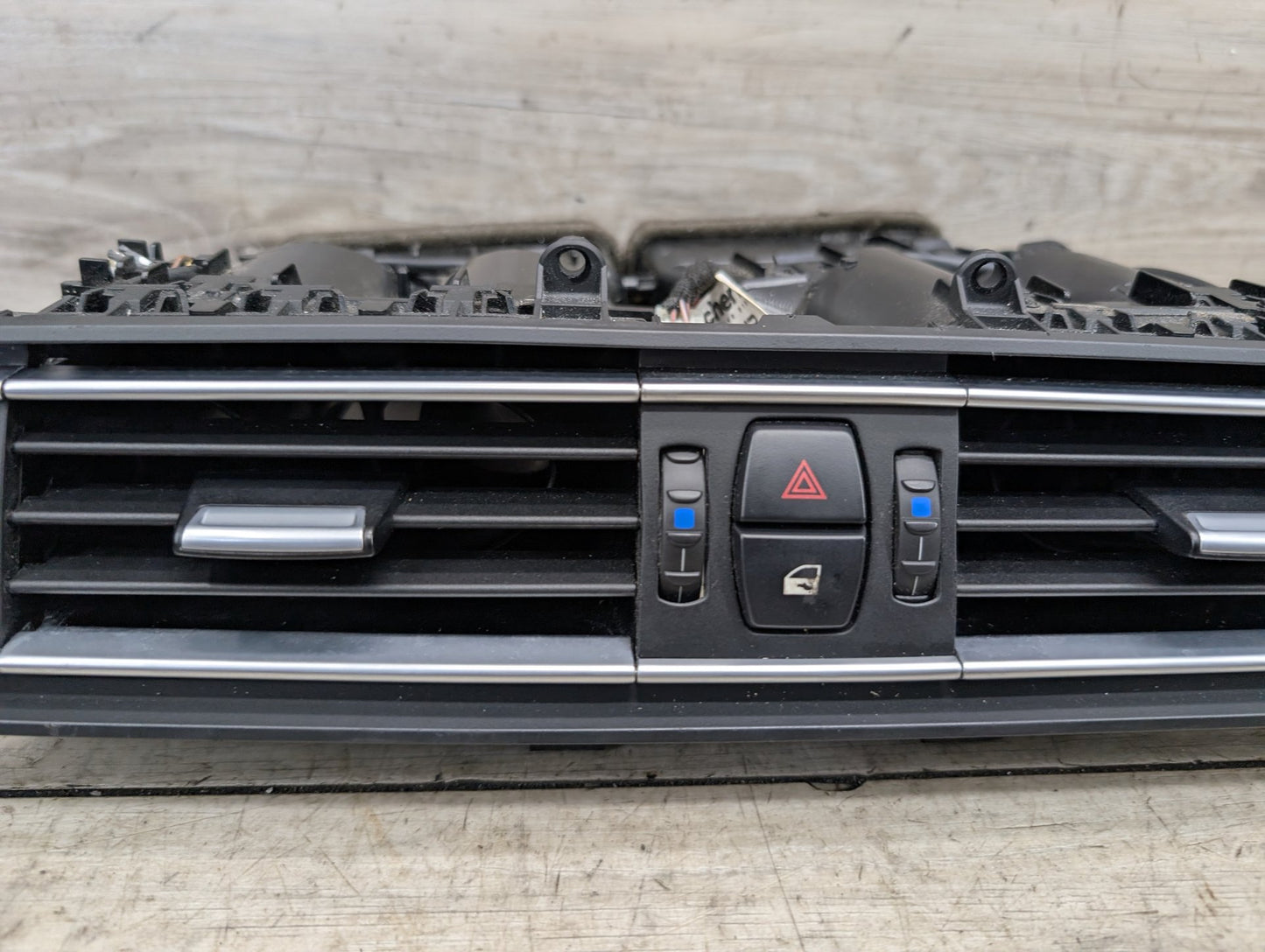 09-15 OEM BMW F01 F02 740 750 760 B7 Dash Center AC Air Vent Fresh Grille Black