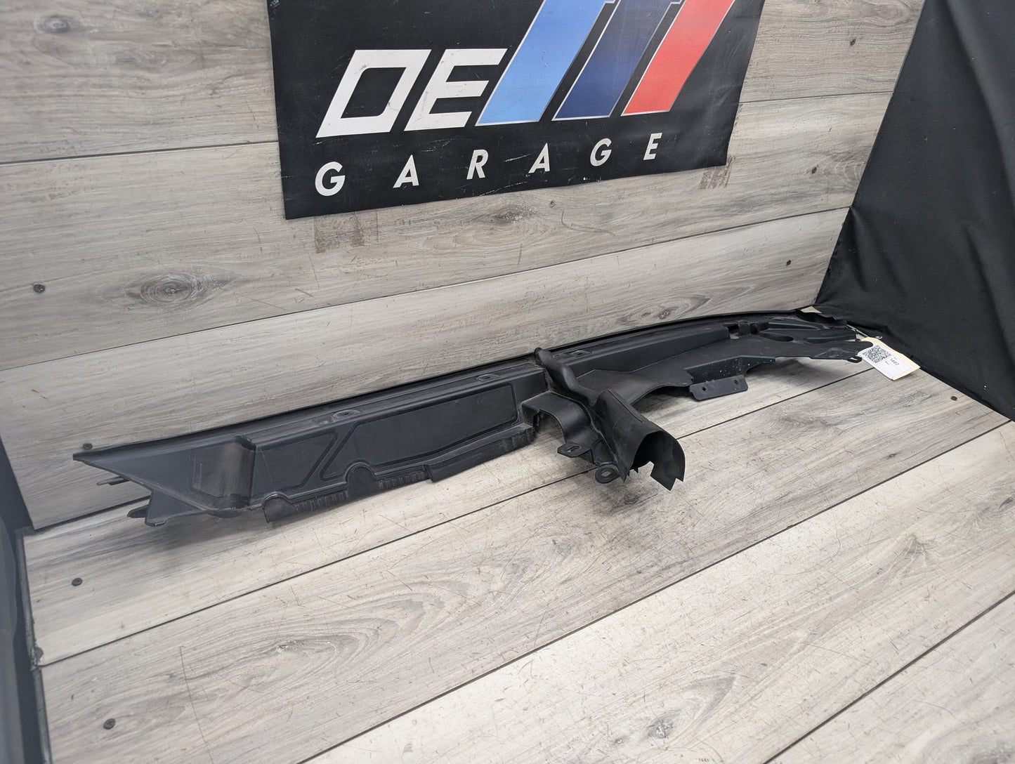 2018 - 2023 BMW X3 G01 Left Driver Engine Bay Cover Panel Seal Trim SET 7397491 B58B30M0