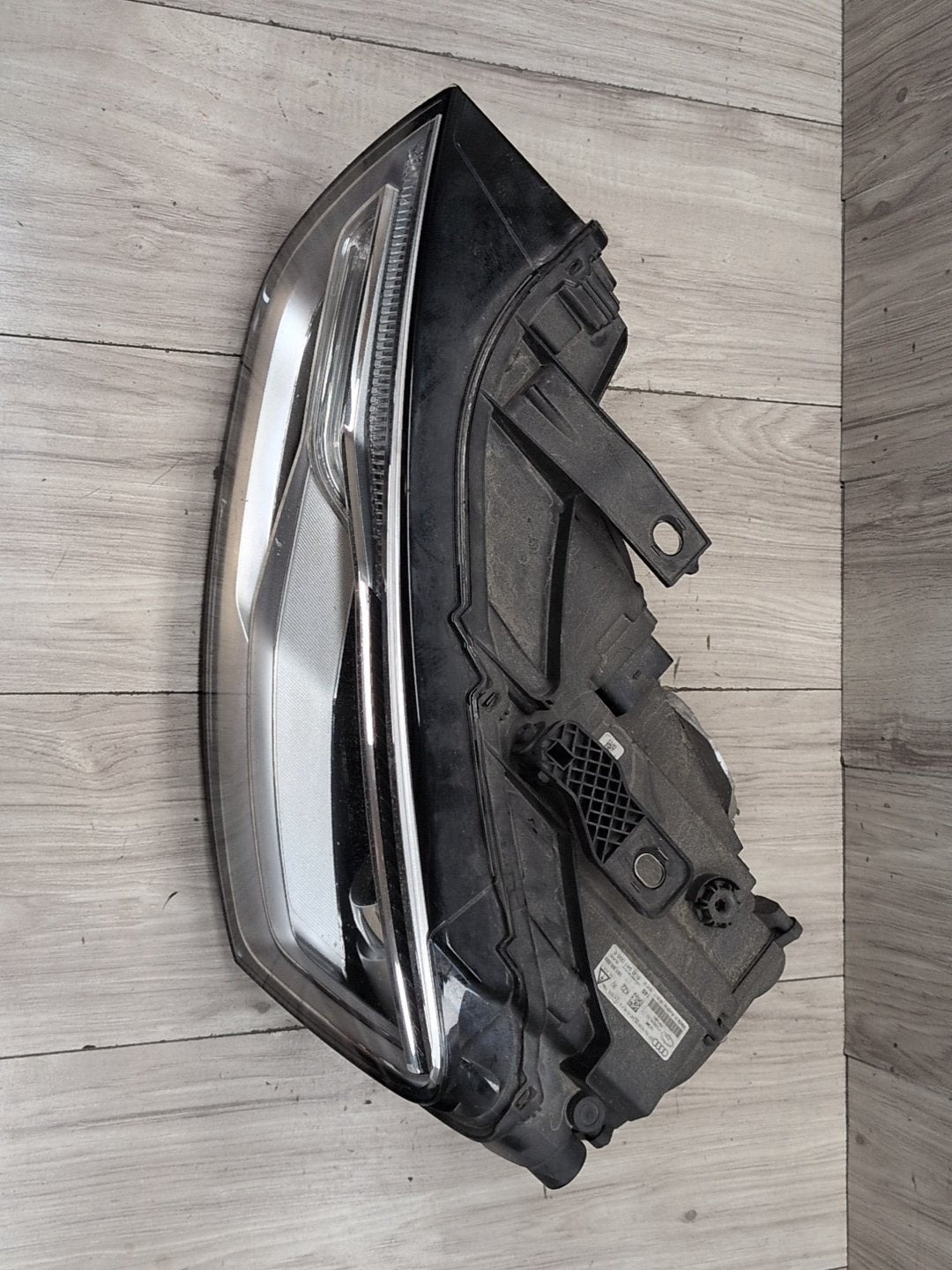 16-18 OEM Audi Q3 8U Front Left Driver Xenon HID Headlight 8U0941005E