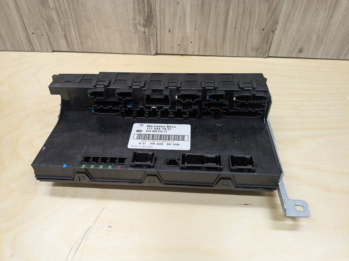 2009-2011 Mercedes-Benz SLK-Class R171 Rear Power Distribution Fuse Box OEM