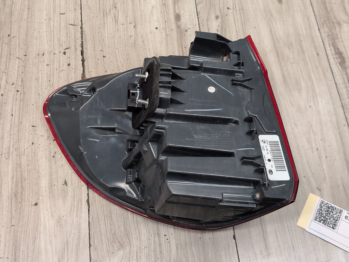 14-18 BMW OEM F15 F85 X5 X5M Rear Right Passenger Side Outer Stop Tail Light