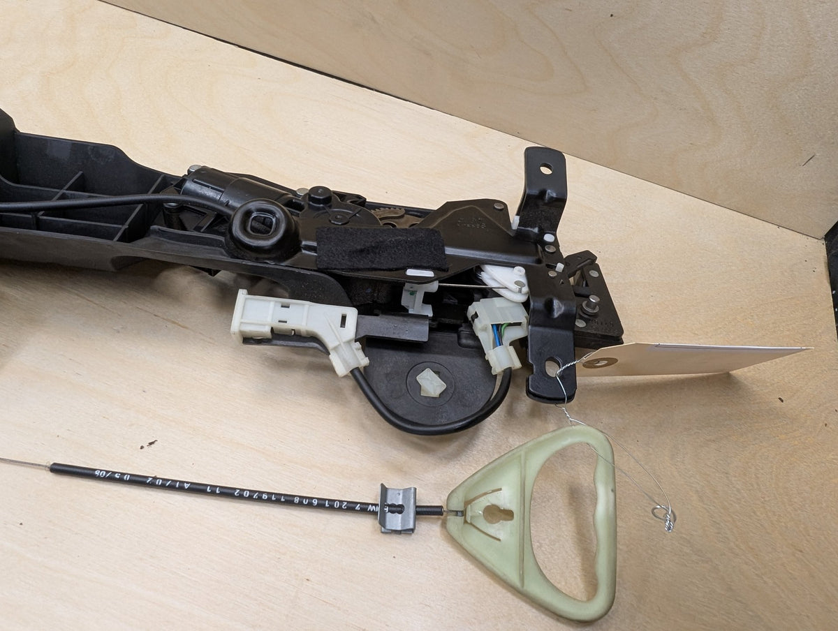 2007-2013 BMW 328i E93 Trunk Lid Lock Latch Actuators W/ Soft Close SET 7129214