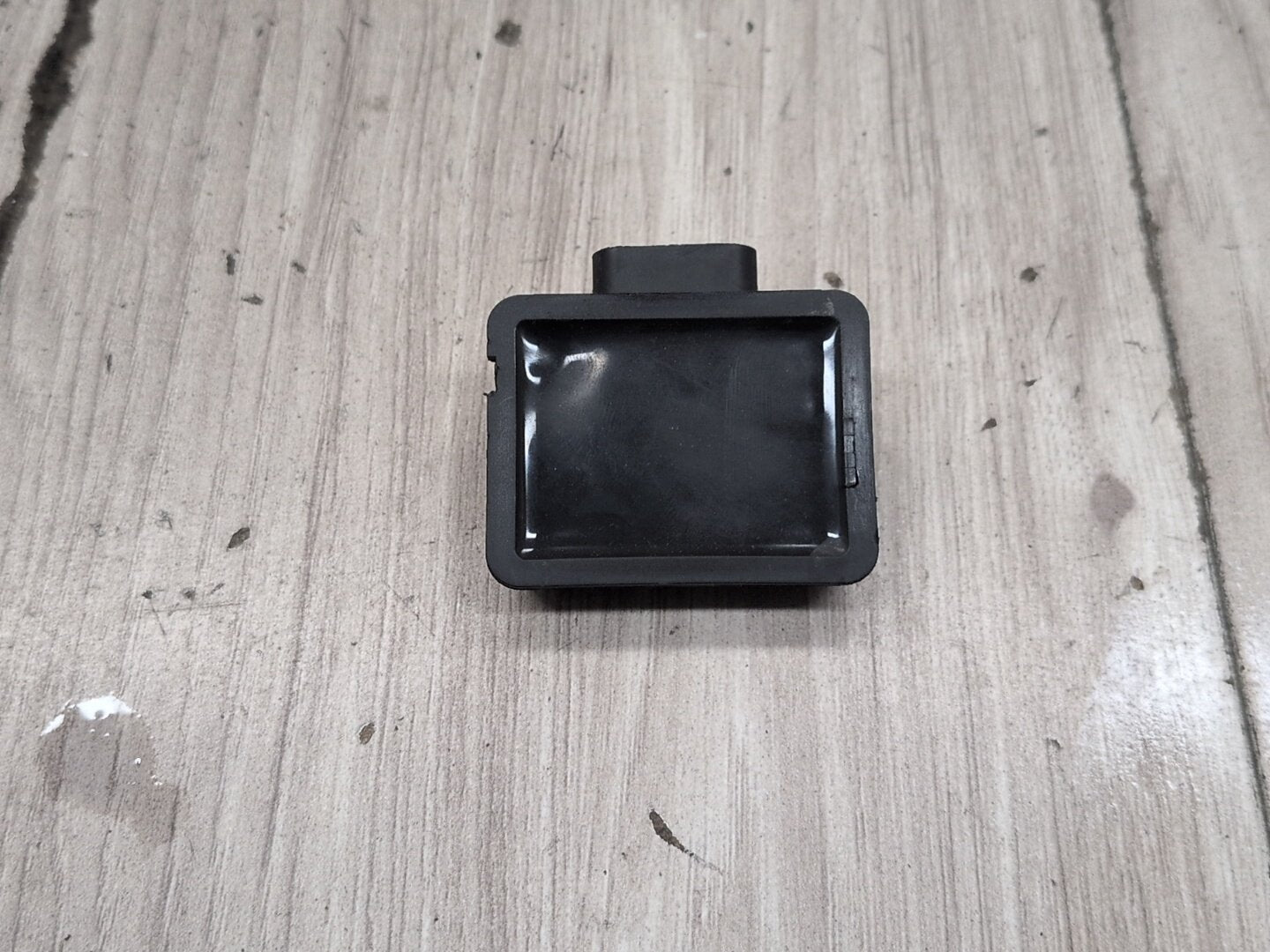 2016-2022 BMW 750i G12 - Temperature Sensor PN: 7333588