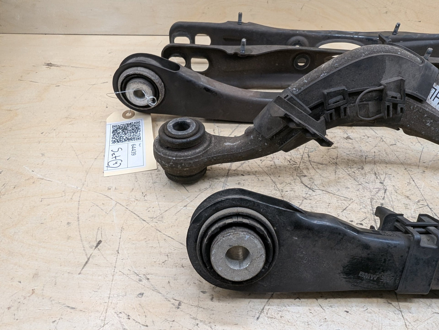 2016-2022 BMW 750i G12 Rear Left Driver Control Arms SET 6861125