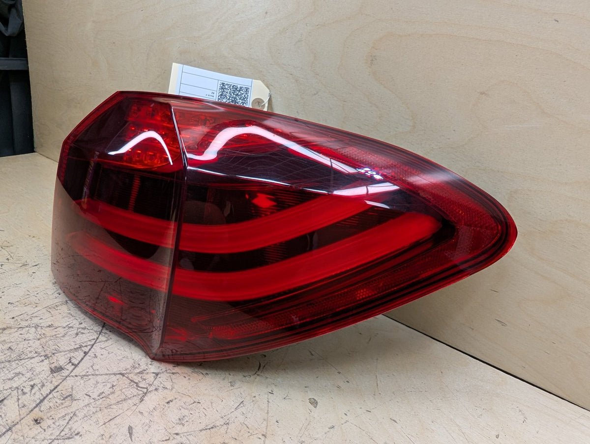 2010-2017 BMW 535i GT xDrive F07 Rear Right Passenger Outer Tail Light 7341516 OEM