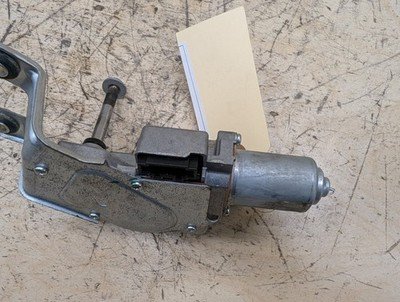 OEM BMW F95 G05 G07 X5 X7 Rear Tailgate Liftgate Windshield Window Wiper Motor