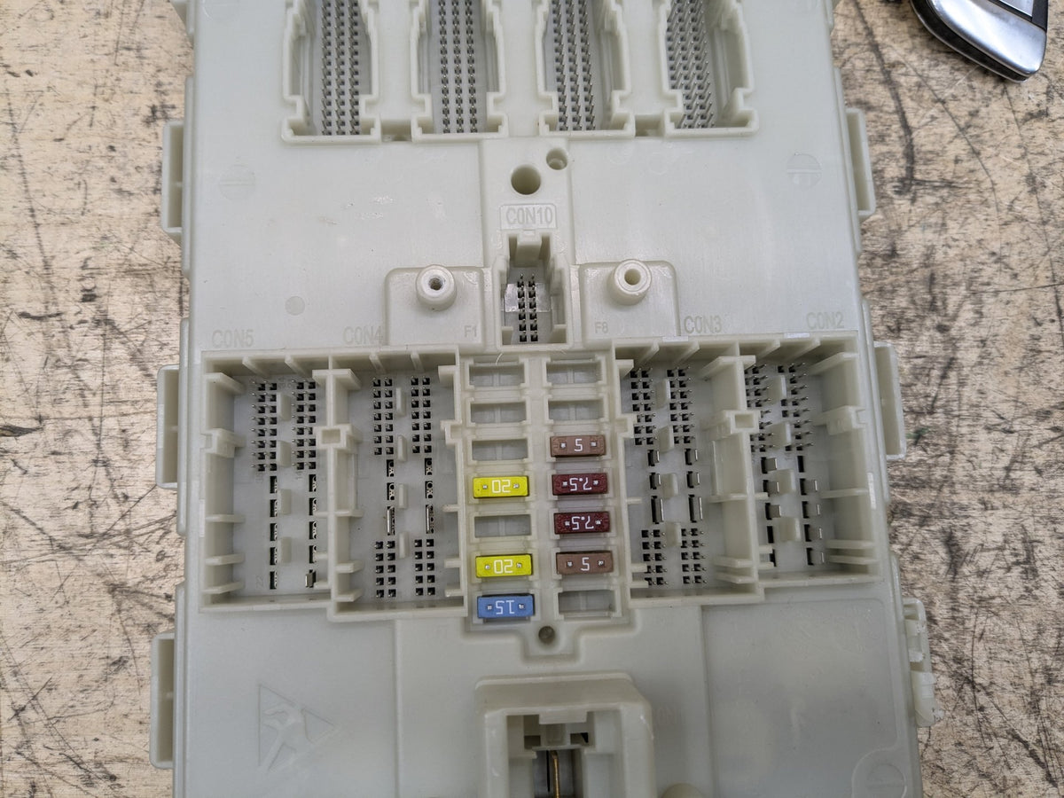 2018-2023 BMW M550i G30 Bdc Body Domain Fem Control Module w/ Key 8801716 OEM