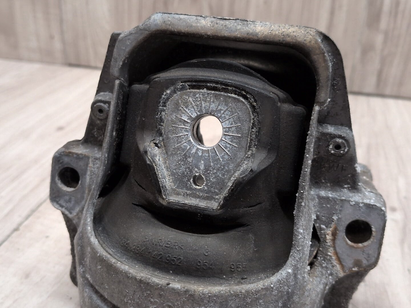 2008 - 2017 Audi S5 8T Left Right Engine Bracket Support Mount SET 8R0199381AD