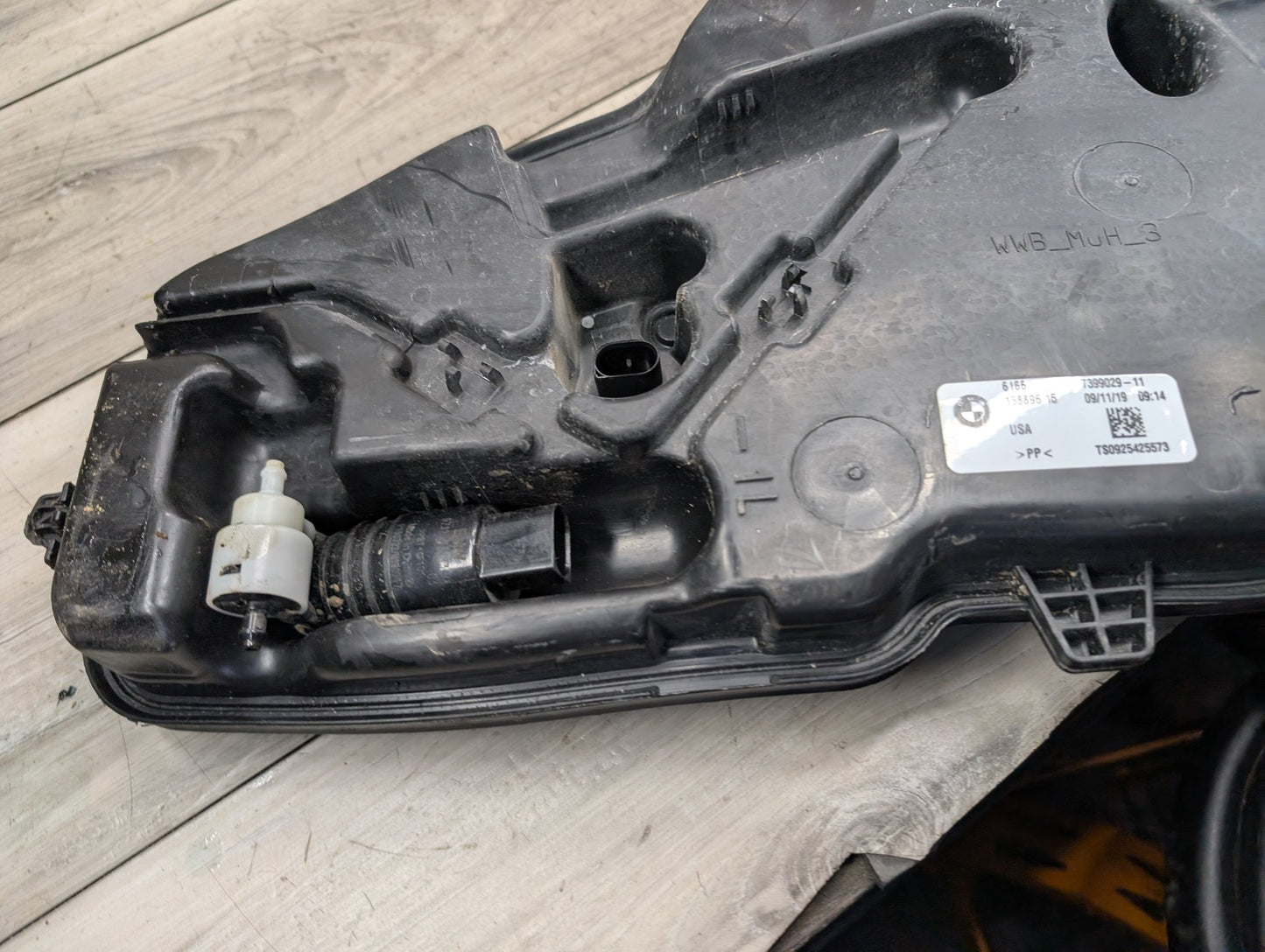OEM BMW F97 F97 X3 X4 X3M X4M Windshield Wipe Washer Bottle Tank Reservoir