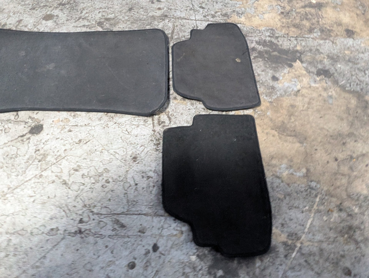 2008-2013 BMW 128i E82 Front Left Right Mat Carpet Floor Mats SET 2996867