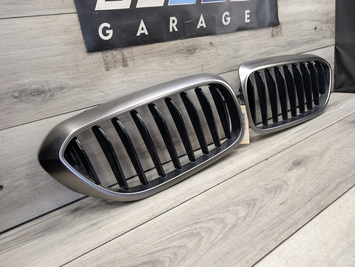 2017-2023 BMW M550i xDrive G30 Front Left Right Upper Bumper Cover Kidney Grilles SET 7383520