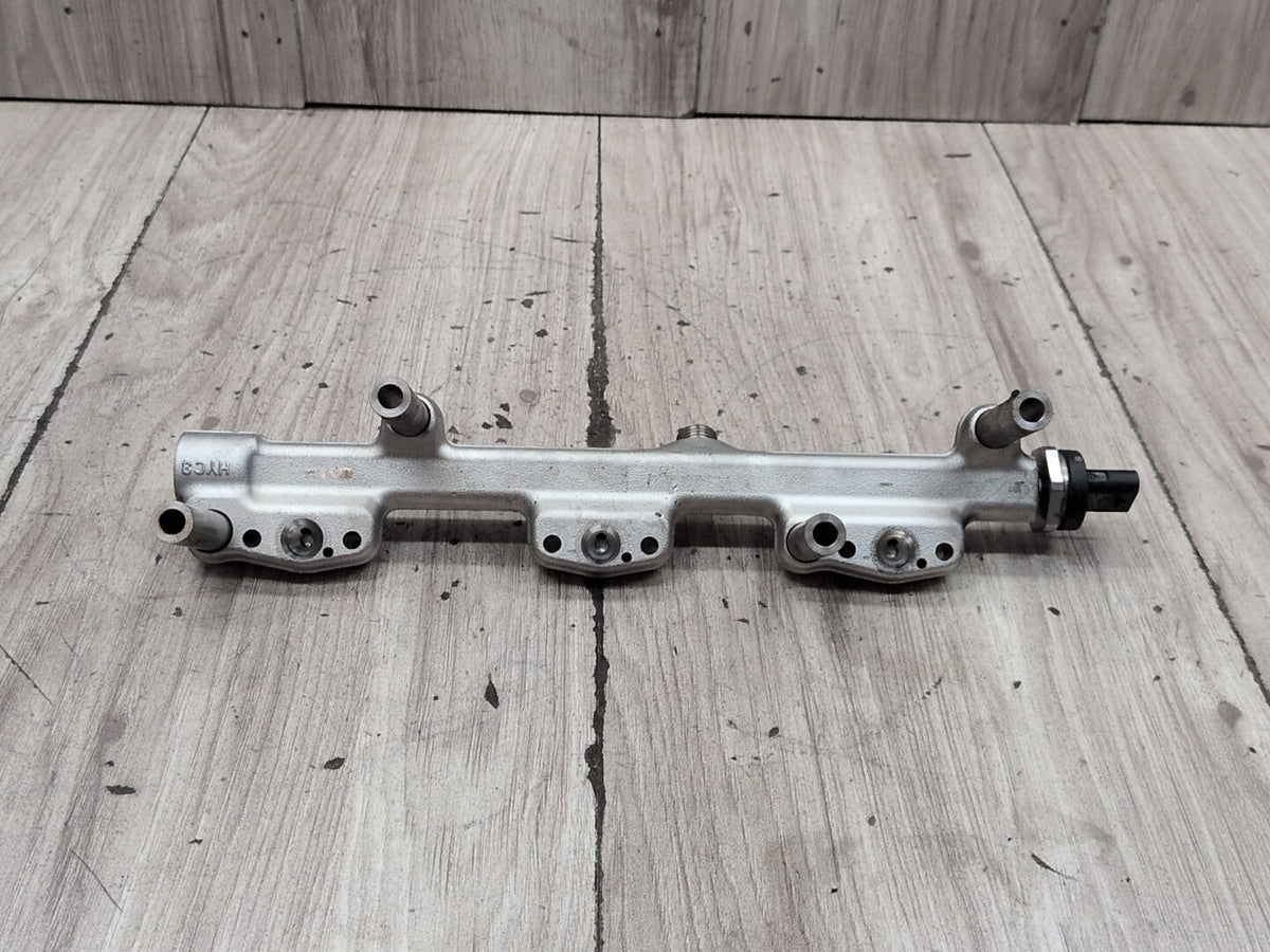 2019-2026 BMW G05 X5 B58B30M1 Engine Motor Fuel Injector Rail Line 8698787