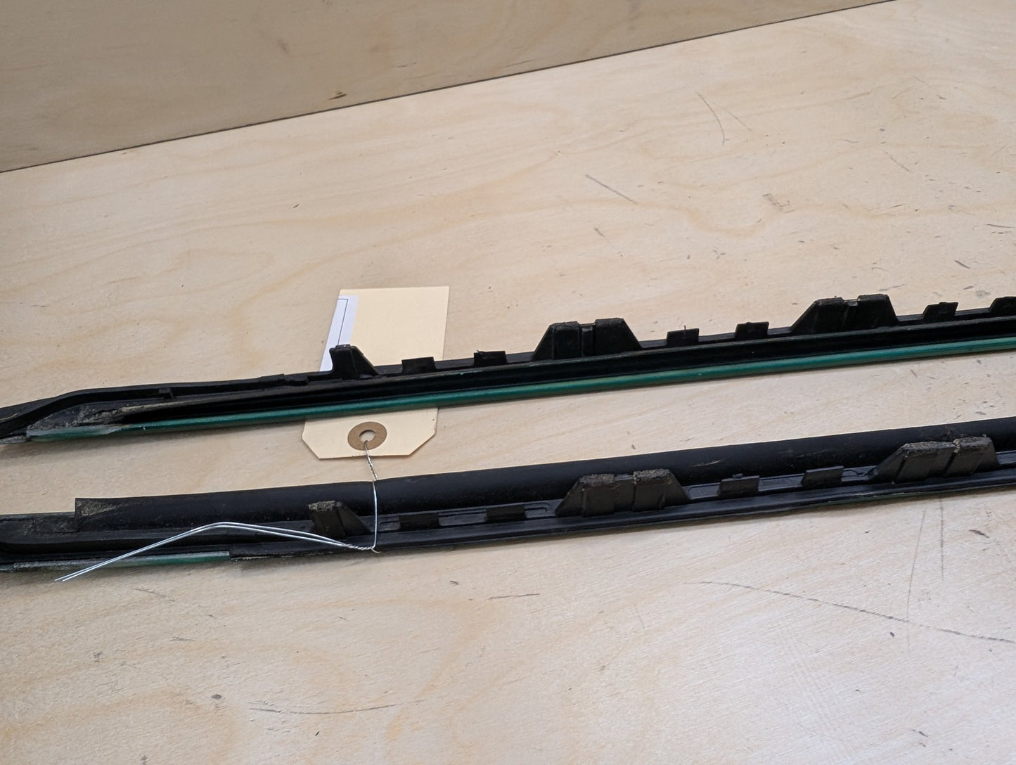 2015-2019 BMW X6 F16 Front Left Right Side Windshield Drip Trim Molding SET 7292407