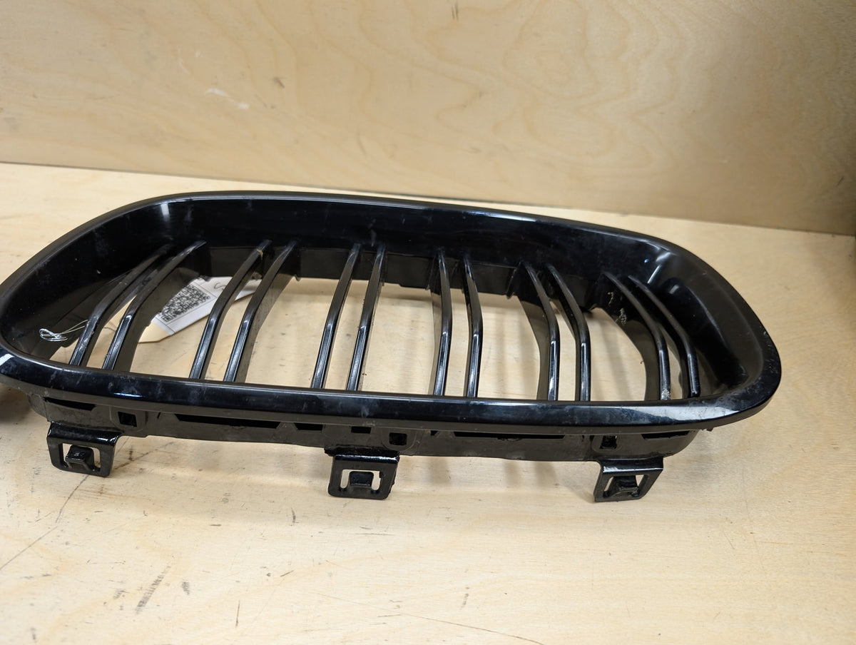 12-18 BMW 328i F30 Front Left Right Upper Bumper Cover Kidney Grilles SET OEM