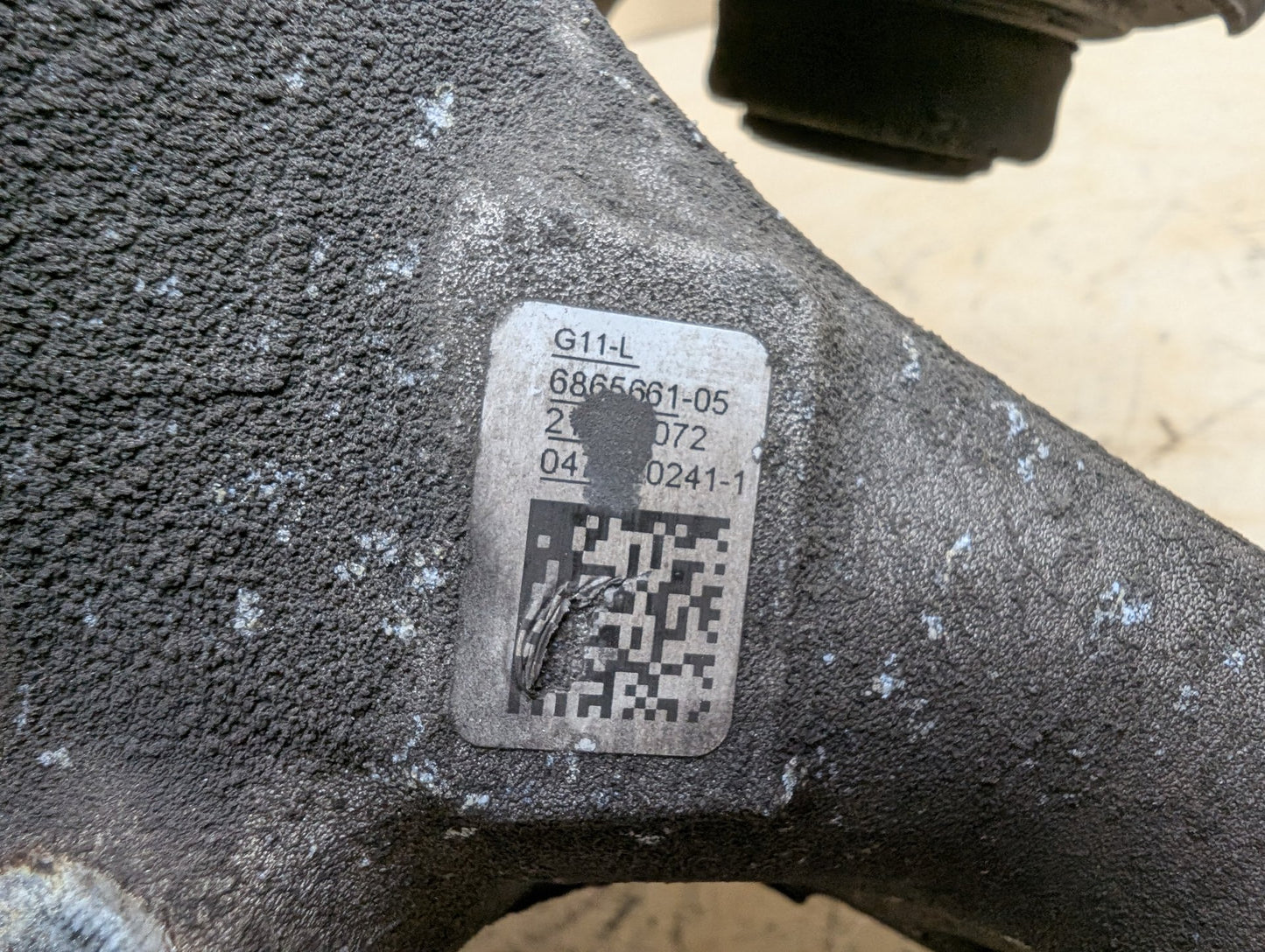 2016-2022 BMW 750i G12 Rear Left Driver Spindle Knuckle w/ Bearing 6865661