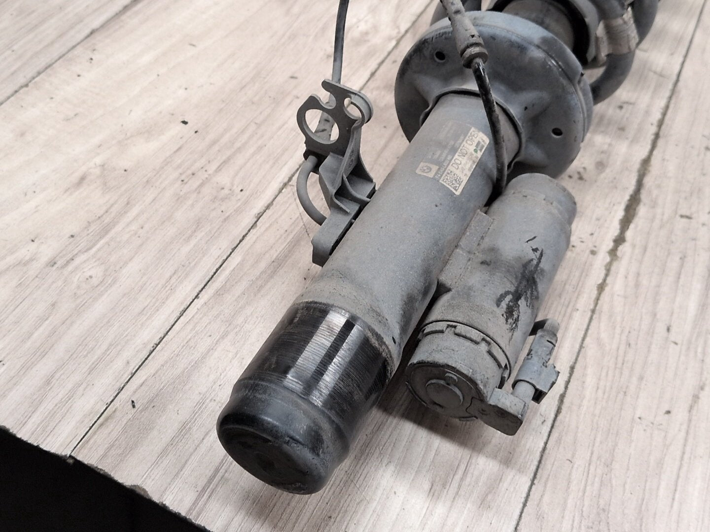 17-23 OEM BMW G30 M550iX Front Right Passenger Spring Strut Shock Absorber VDC