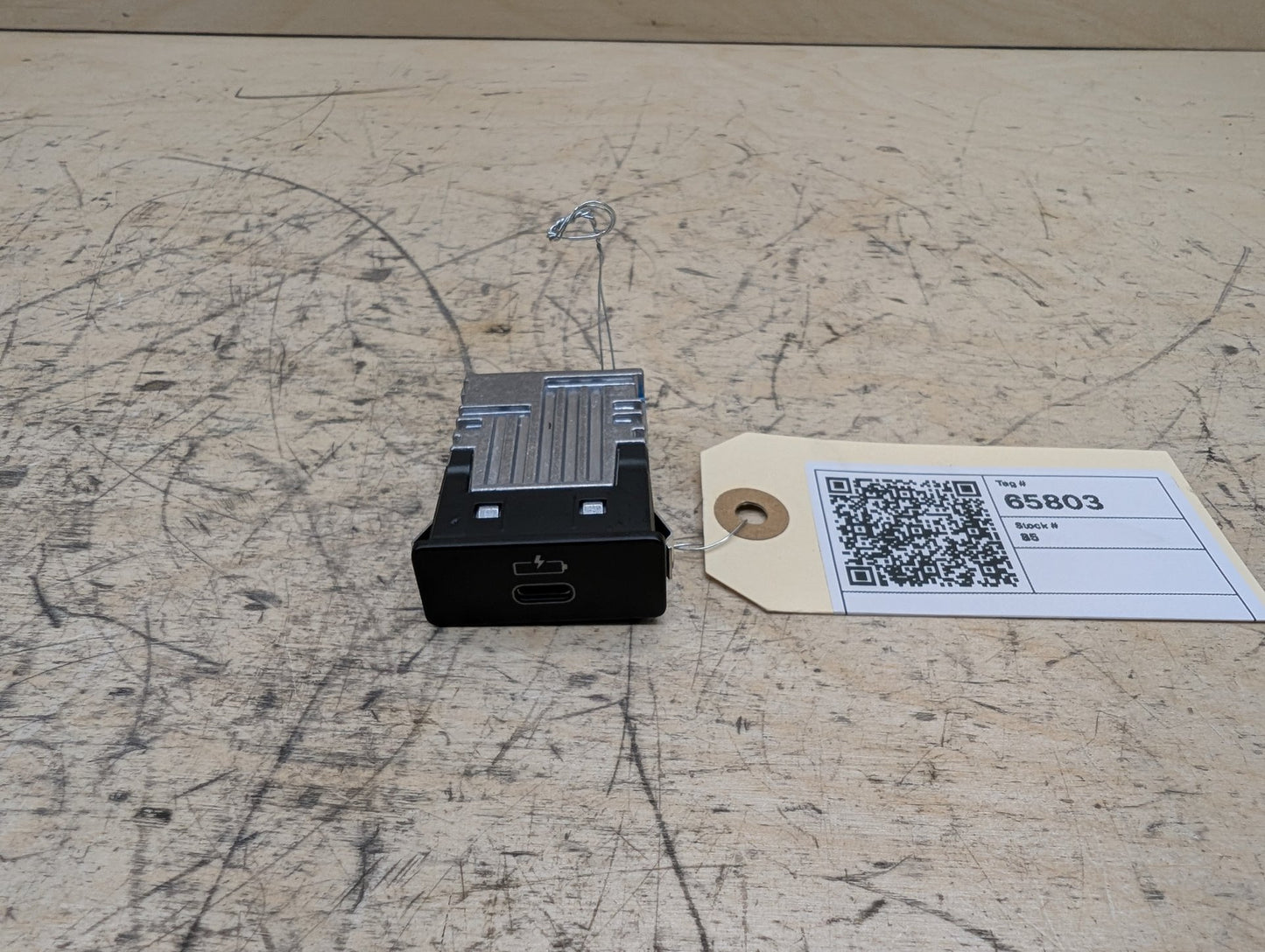 OEM BMW F48 F97 G01 G20 G22 G23 G26 G30 USB Type C Socket Charger Port Connector