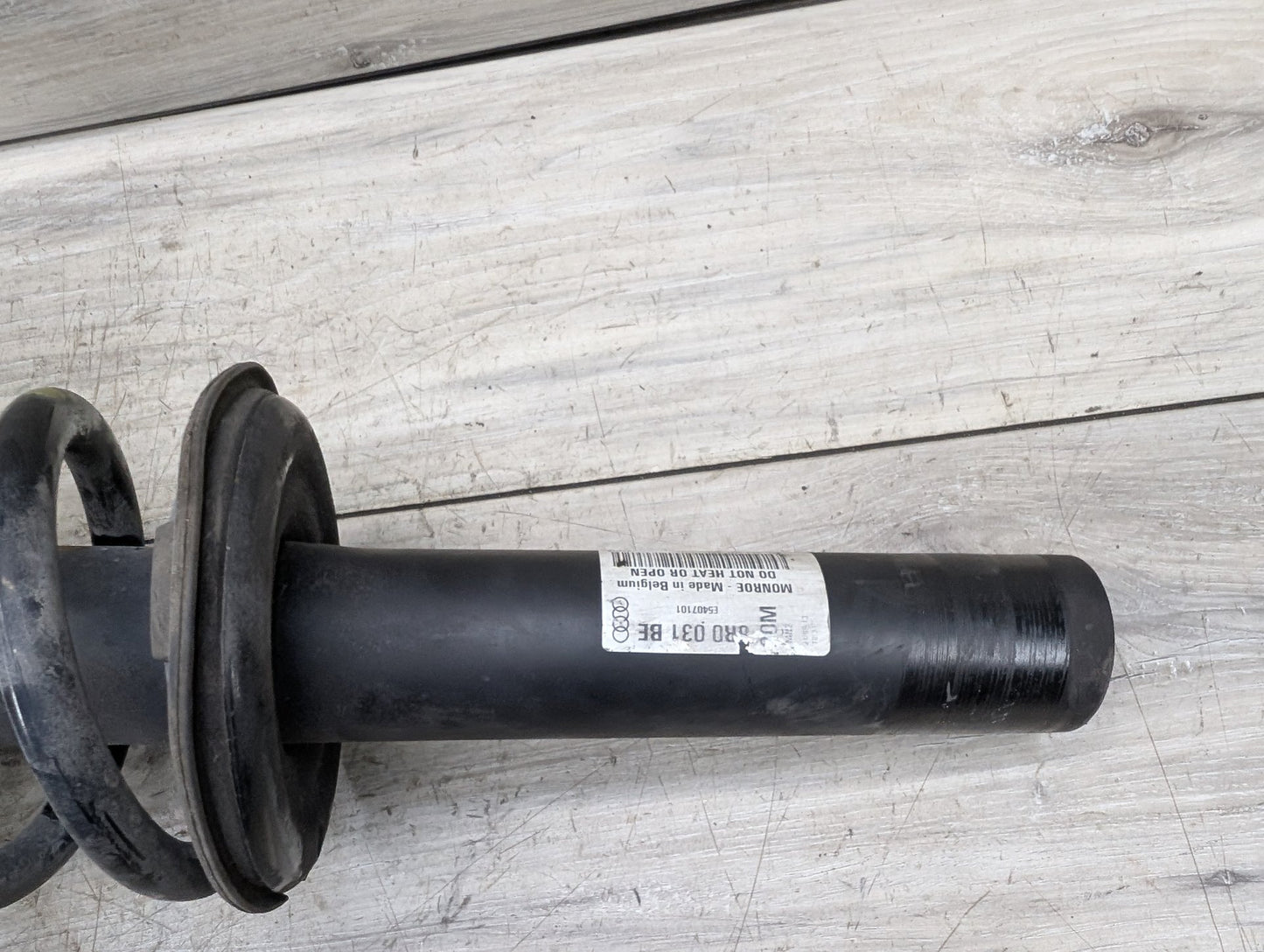 2009 - 2017 Audi Q5 8R Front Right Passenger Spring Strut Shock Absorber 8K0412384F EA888