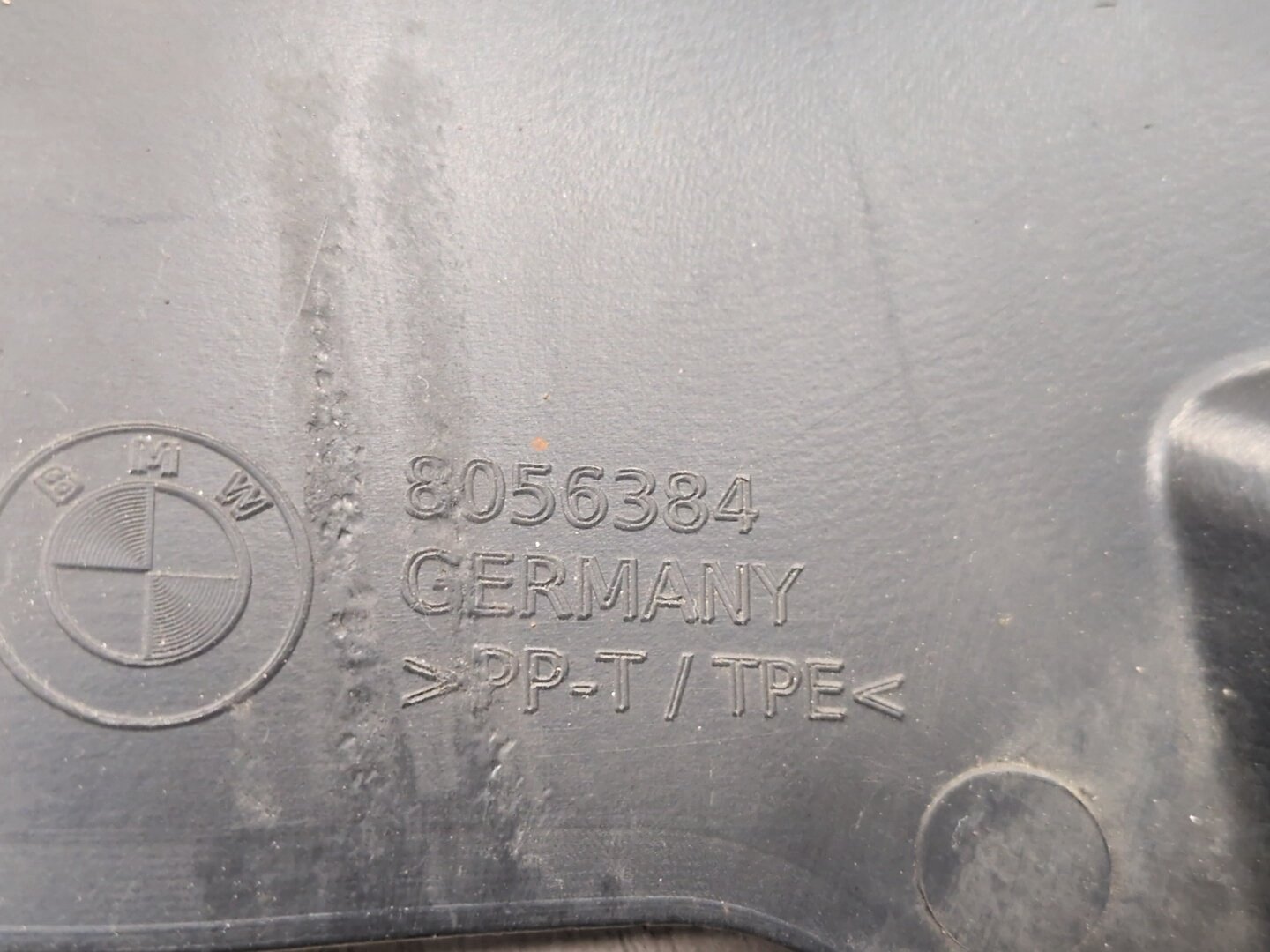 2014 - 2018 BMW X5 F85 Front Right Passenger Bumper Mud Flap 8056384 S63B44T2