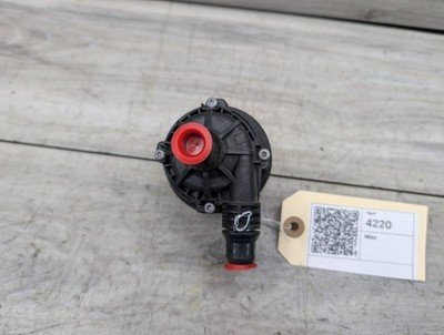 *OEM BMW G01 G05 G20 G22 G30 G42 G80 G82 G83 M3 M4 Engine Auxiliary Water Pump