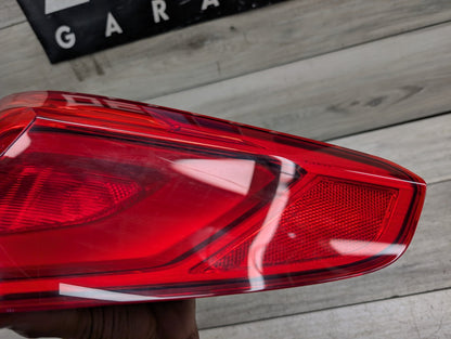 17-20 OEM BMW F90 G30 530 540 M550 M5 Rear Passenger Side Outer Tail Light