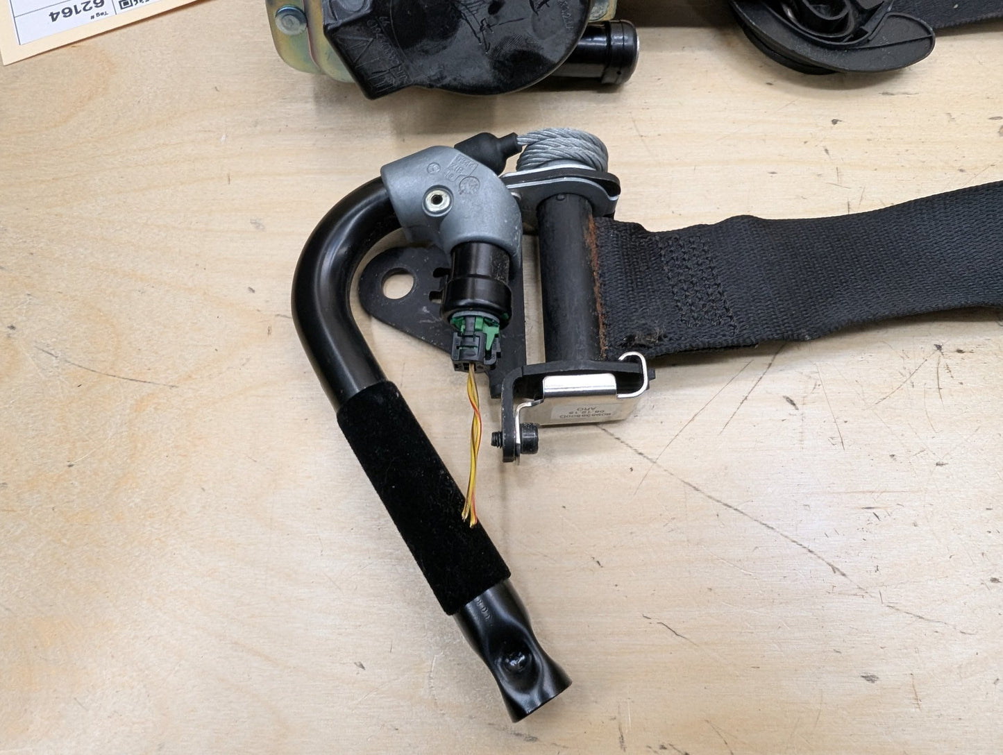 OEM BMW F15 F16 F85 F86 X5 X6 Front Right Passenger Seat Belt Retractor Black