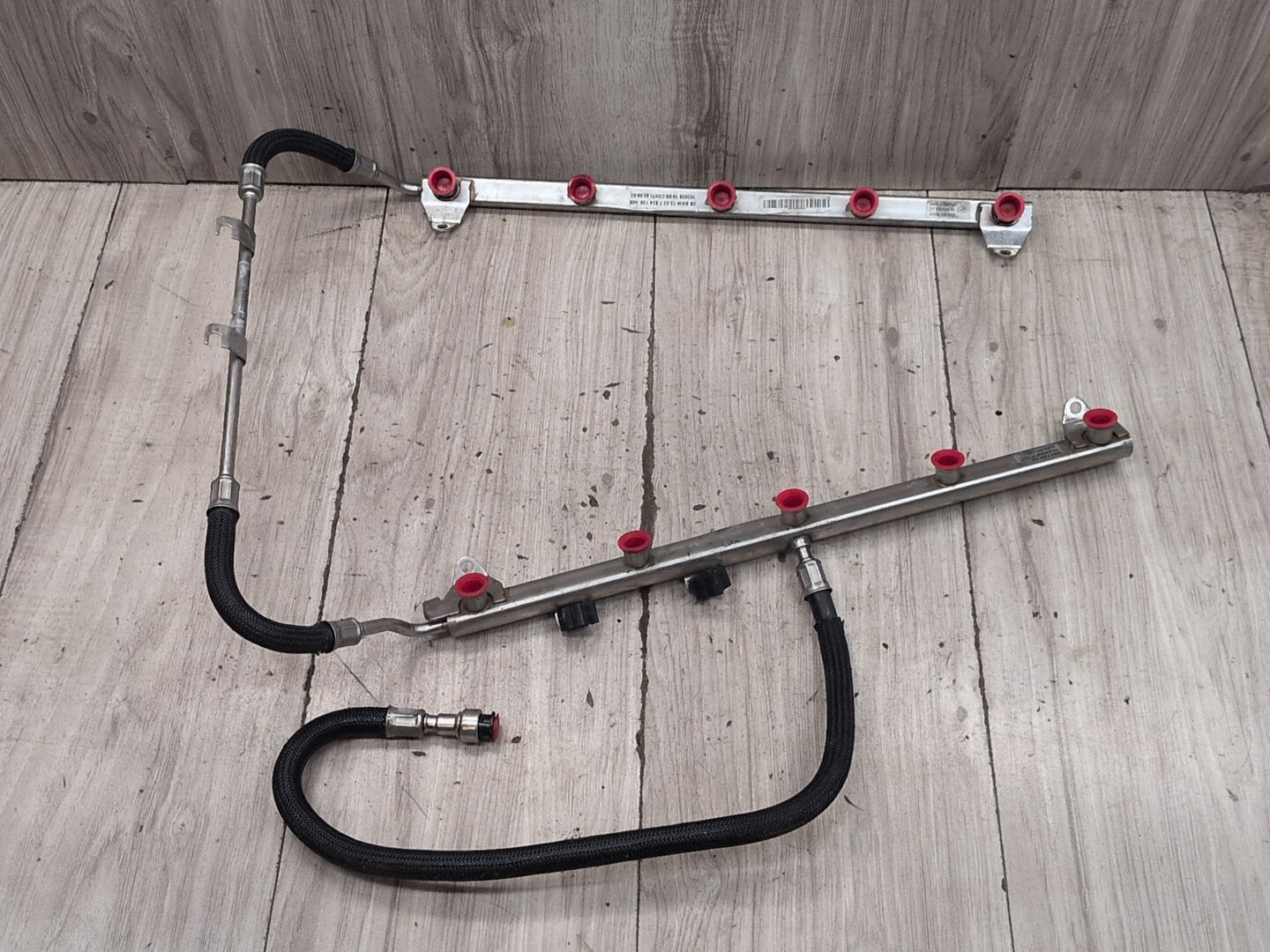 2004-2010 BMW E64 M6 S85B50A Engine Motor Fuel Injector Rail Line SET 7834120