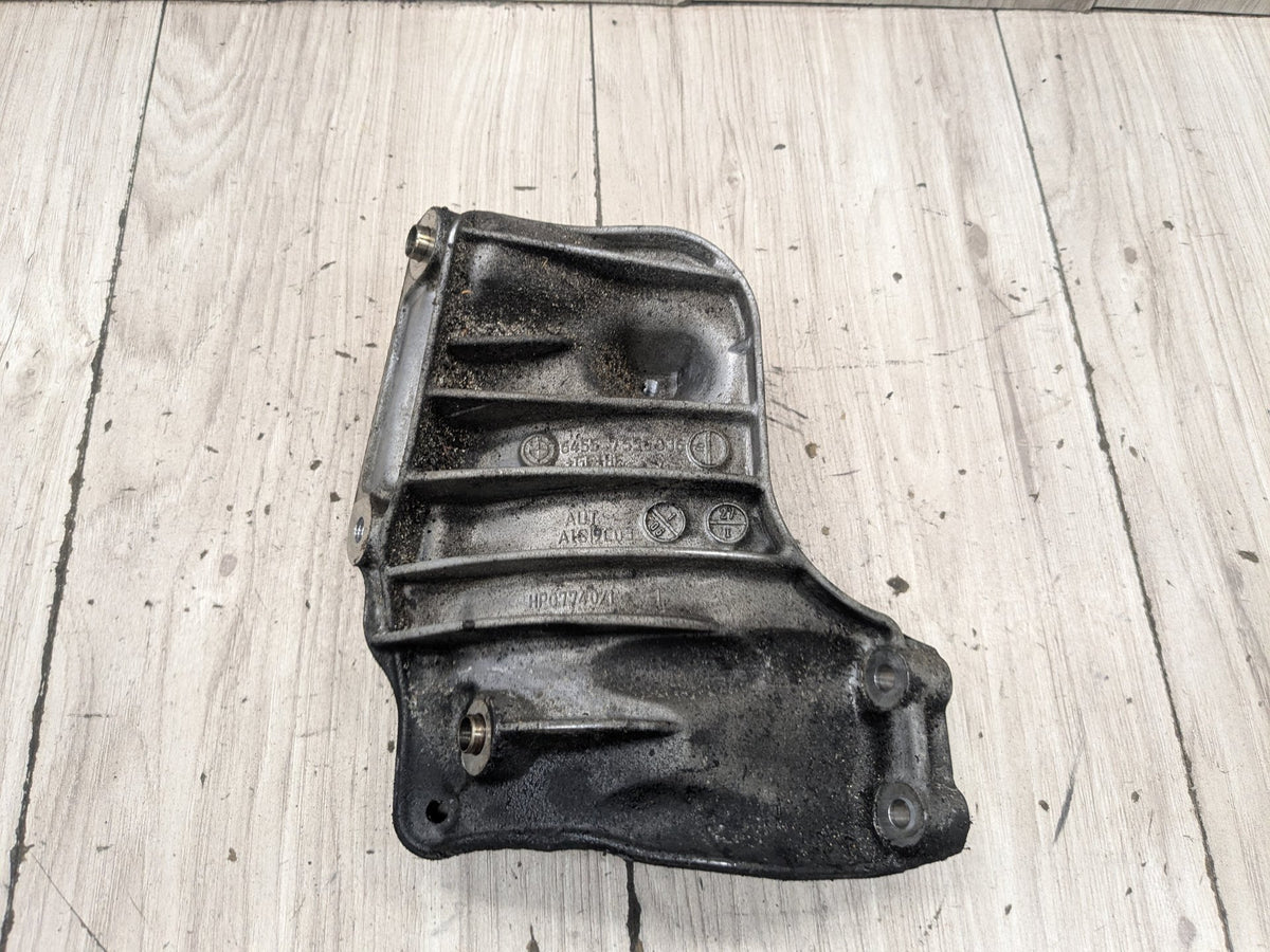 07-13 OEM BMW E88 E90 E92 E93 335 AC Climate Compressor Support Mount Bracket
