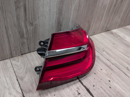 16-19 OEM BMW G11 G12 740 750 M760 B7 Rear Right Passenger Outer LED Tail Light