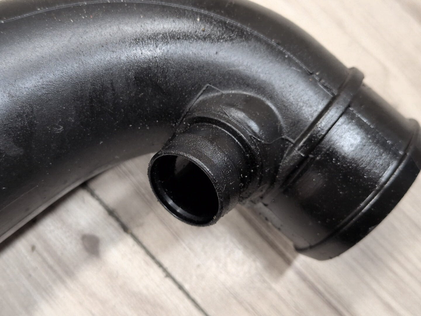 2015-2018 Audi Q3 8U Engine Motor Air Duct Tube Hose 1K0129654B