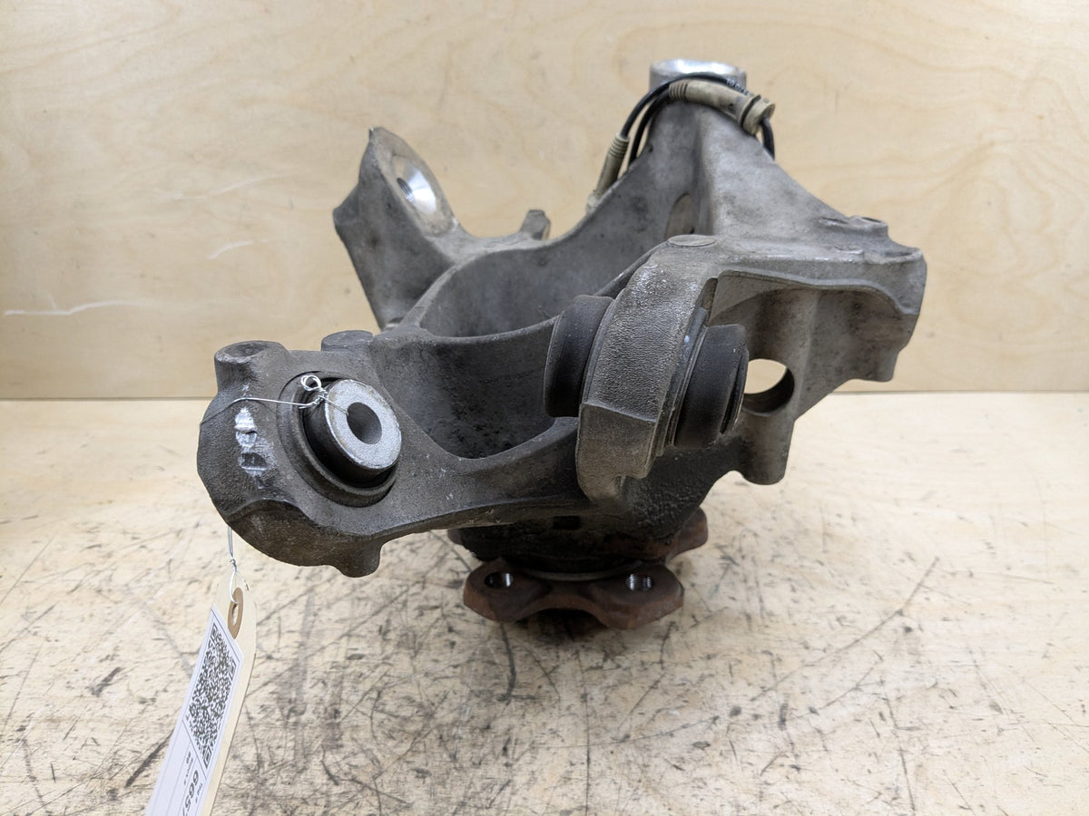 2016-2019 BMW 740i G12 Rear Right Spindle Knuckle w/ Bearing 6861136 OEM