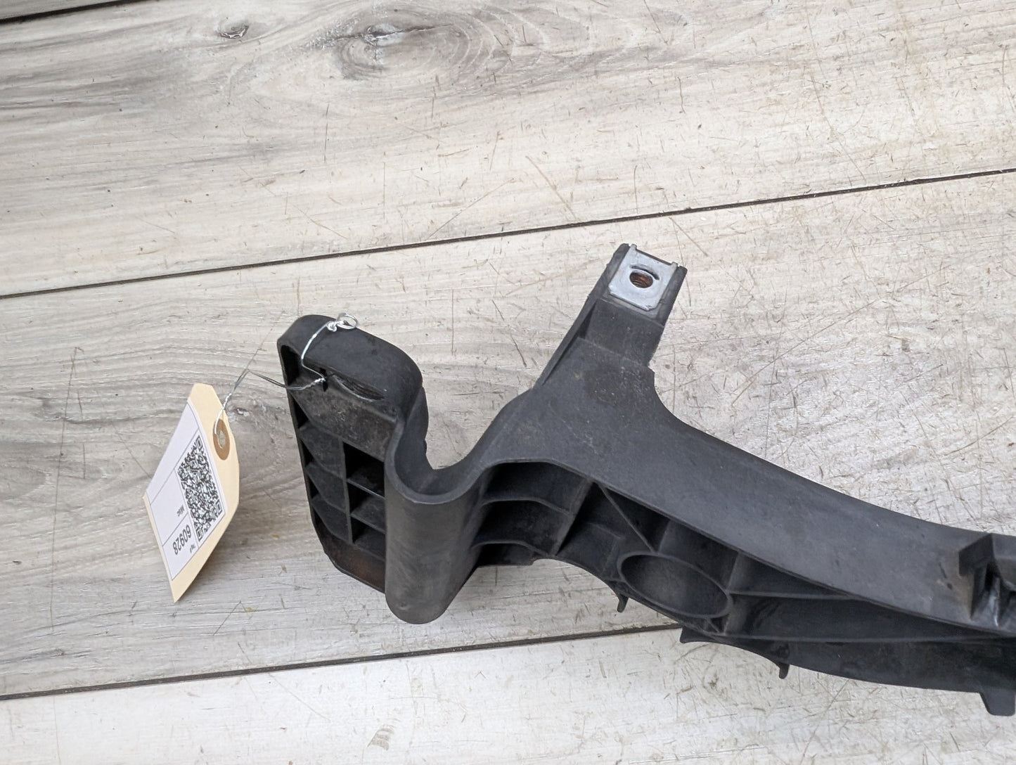 08-13 BMW E82 E88 128 135 Left Driver Headlight Arm Bracket Support Mount