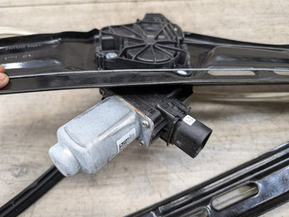2011 - 2017 BMW X3 F25 Front Left Driver Door Window Glass Regulator w/ Motor 7205851 N20B20A