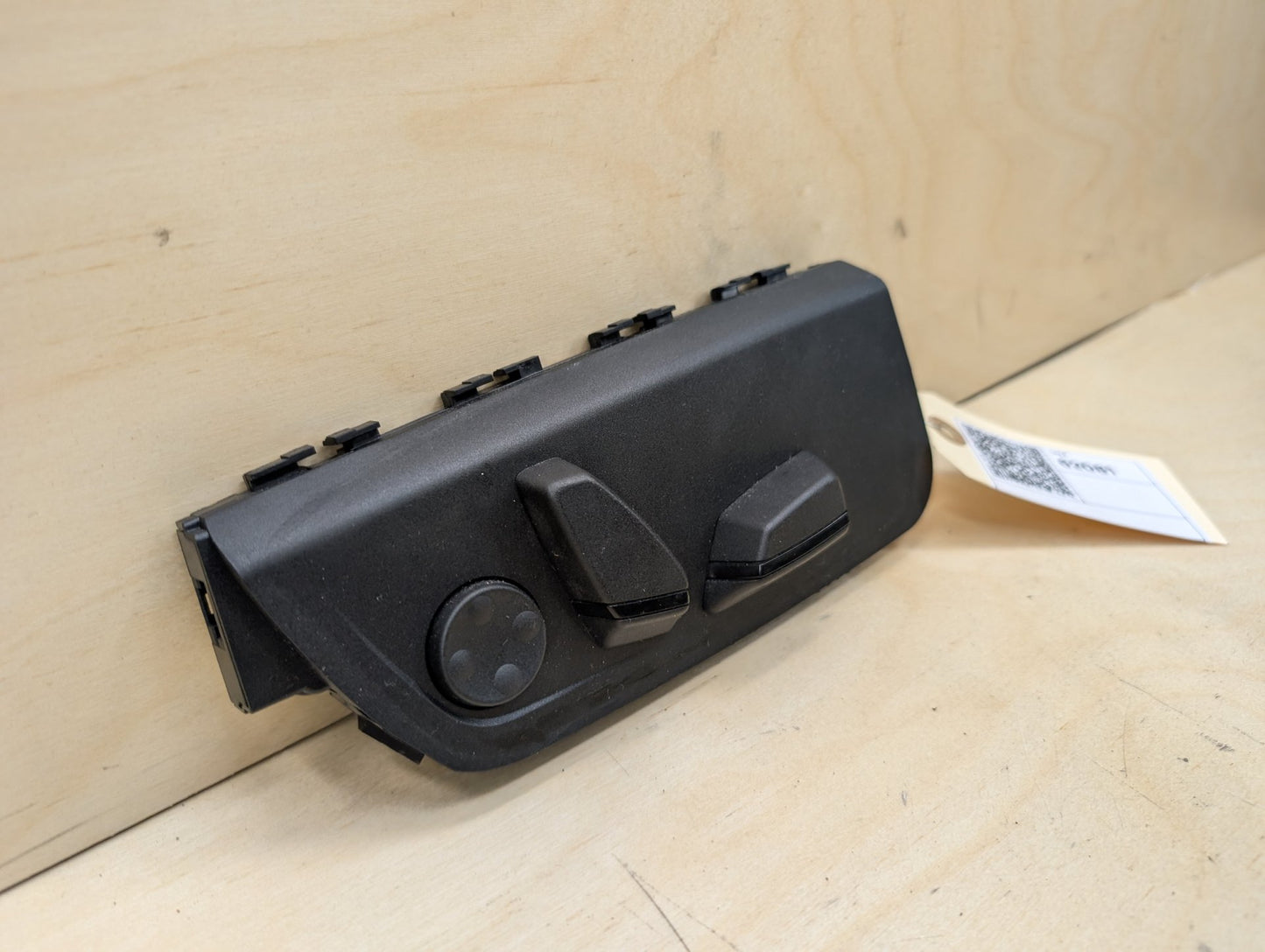 2015-2019 BMW X6 F16 Front Right Passenger Seat Control Switch 9347418