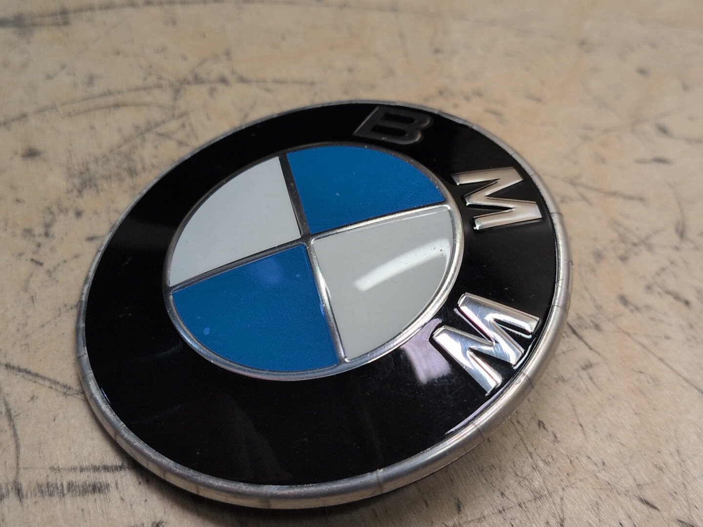 OEM BMW G01 G05 G30 G45 G60 G90 X3 X5 Hood Trunk Emblem Badge Symbol Logo 82mm