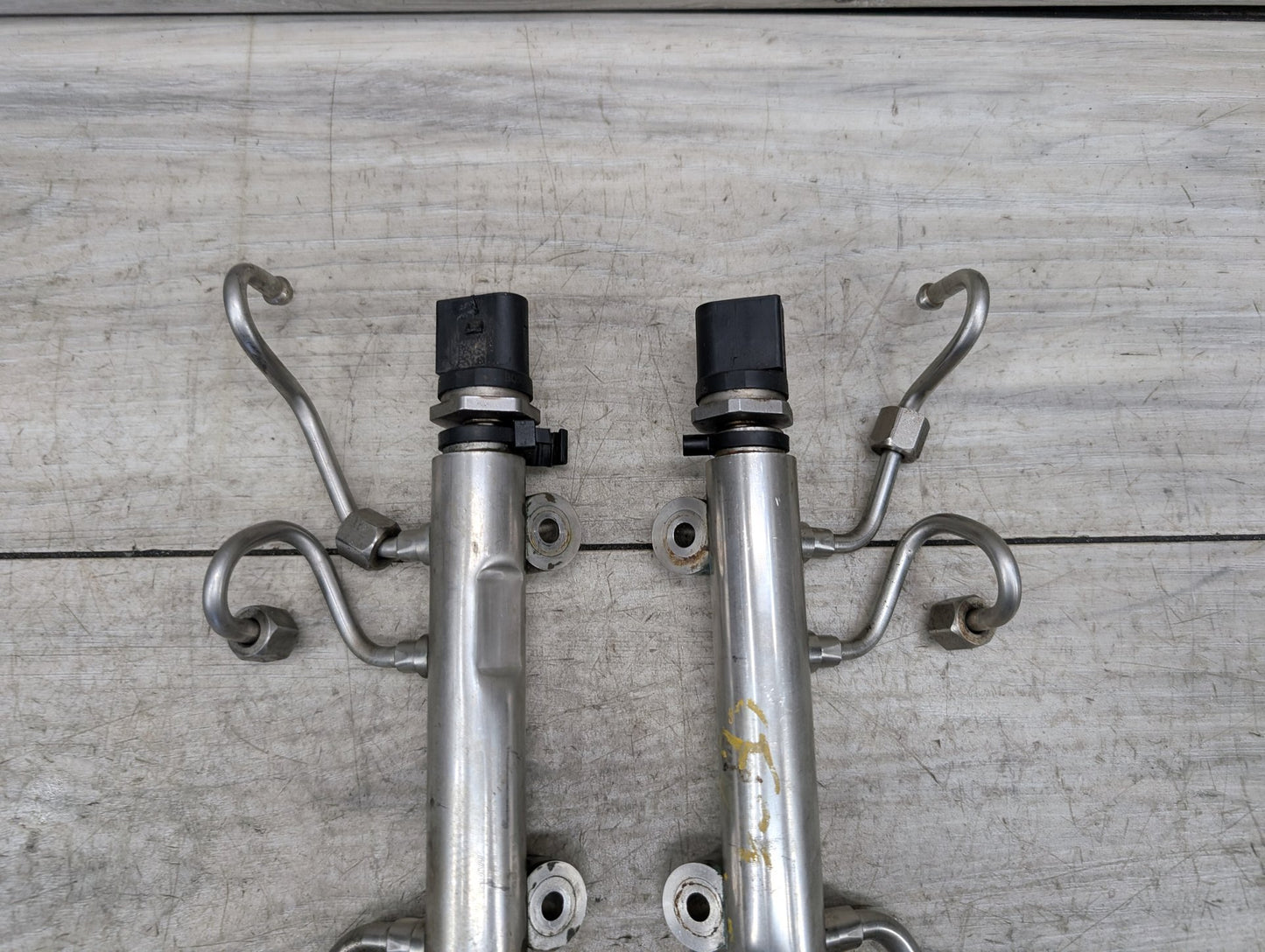 OEM BMW F02 F06 F10 F13 F15 F85 Engine N63 S63 High Pressure Fuel Injector Rails